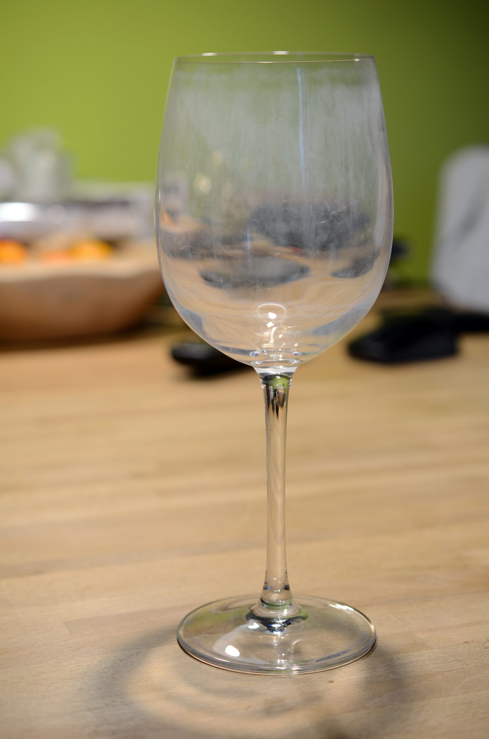 Foto eines verkalkten Weinglases