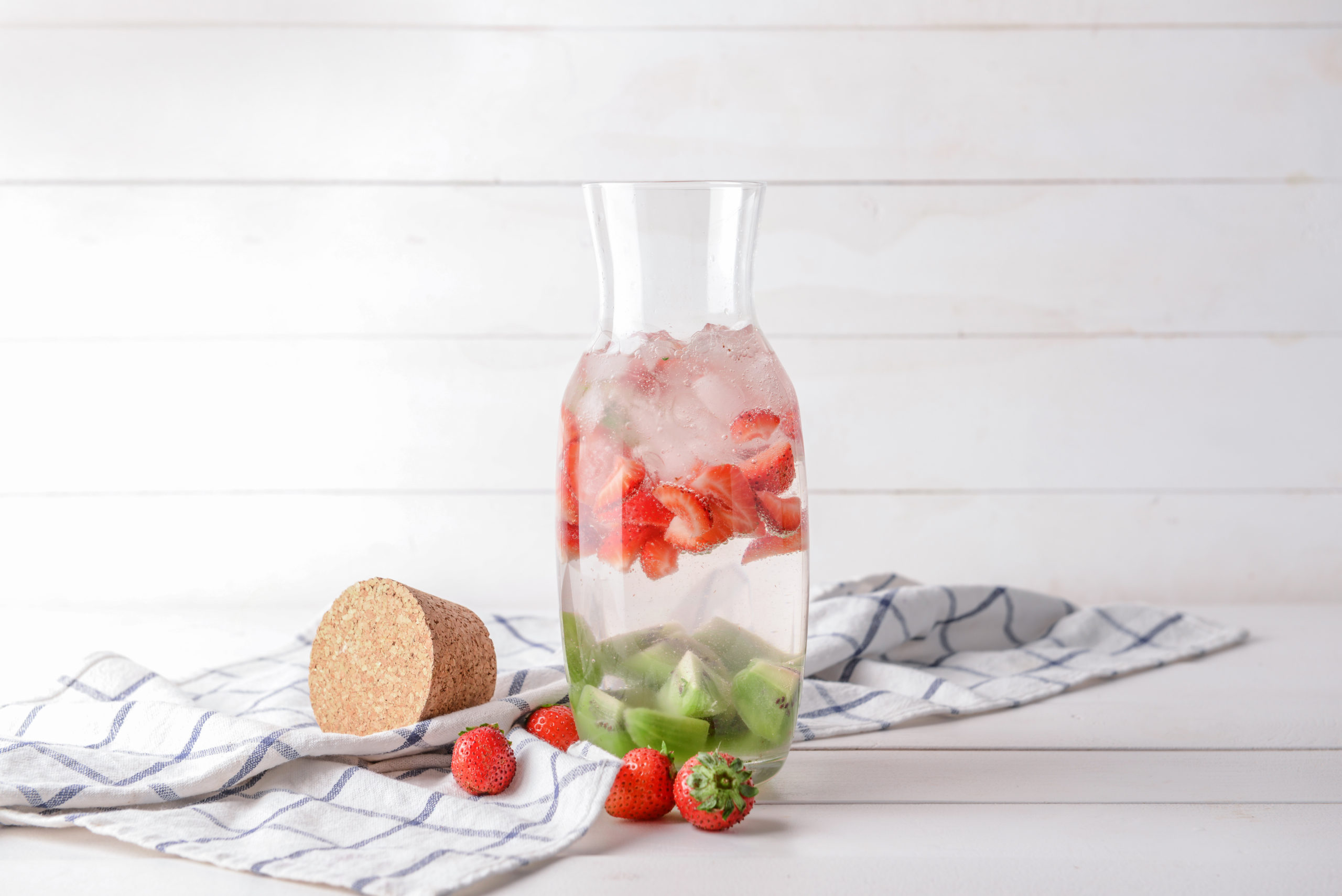Detoxwasser Erdbeere und Kiwi